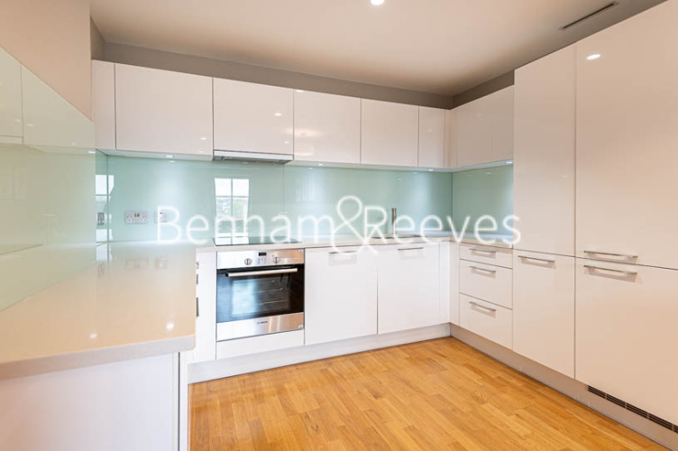 2 bedrooms flat to rent in Highbury Gardens, Holloway Road, N7-image 2