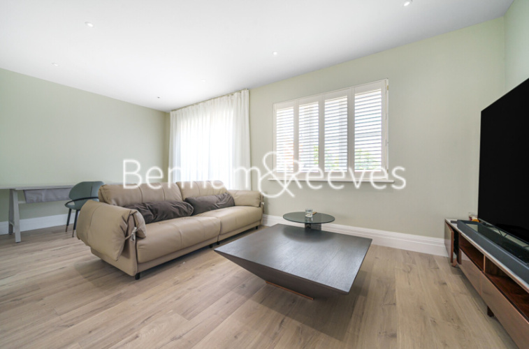 3 bedrooms house to rent in Trent Park, Enfield, EN4-image 1