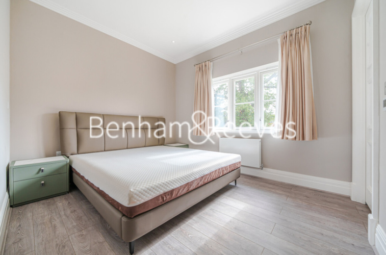 3 bedrooms house to rent in Trent Park, Enfield, EN4-image 4