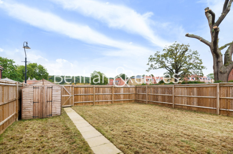 3 bedrooms house to rent in Trent Park, Enfield, EN4-image 6