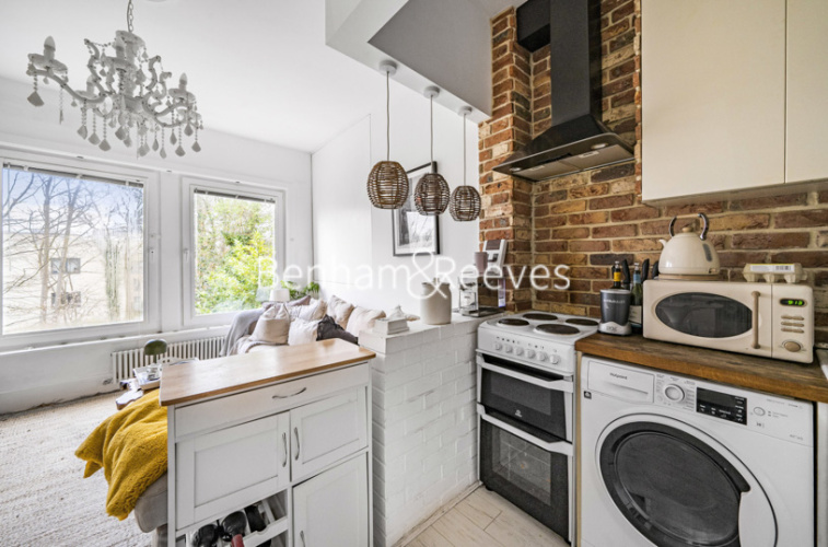 1 bedroom flat to rent in Talbot Road, Highgate, N6-image 2