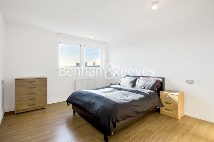 2 bedrooms flat to rent in Erebus Drive, Woolwich, SE28-image 3