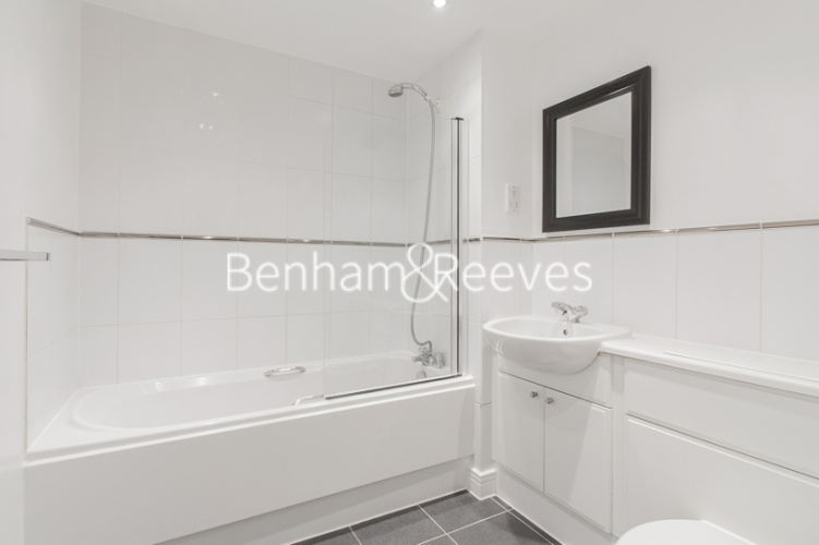 2 bedrooms flat to rent in Erebus Drive, Woolwich, SE28-image 4