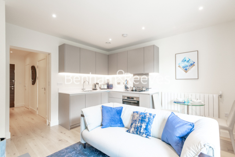 Studio flat to rent in Thunderer Walk, Woolwich, SE18-image 1