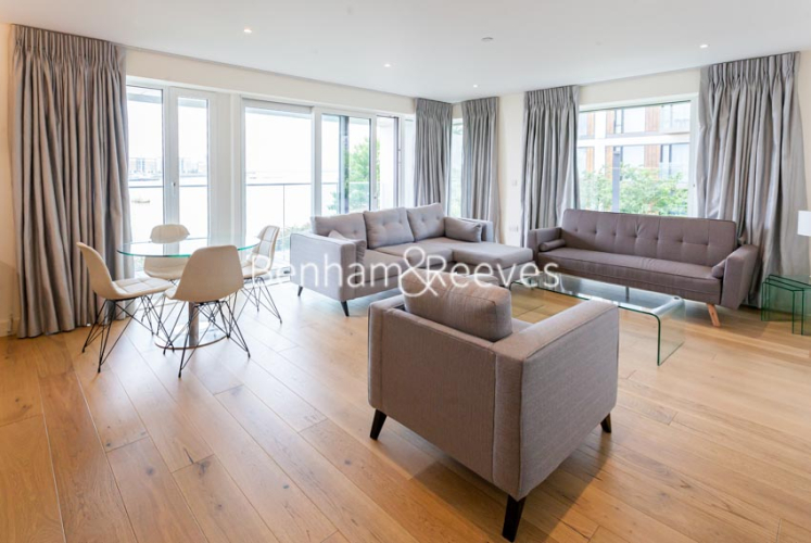 3 bedrooms flat to rent in Duke of Wellington Avenue, Woolwich, SE18-image 1