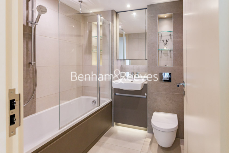 3 bedrooms flat to rent in Duke of Wellington Avenue, Woolwich, SE18-image 9