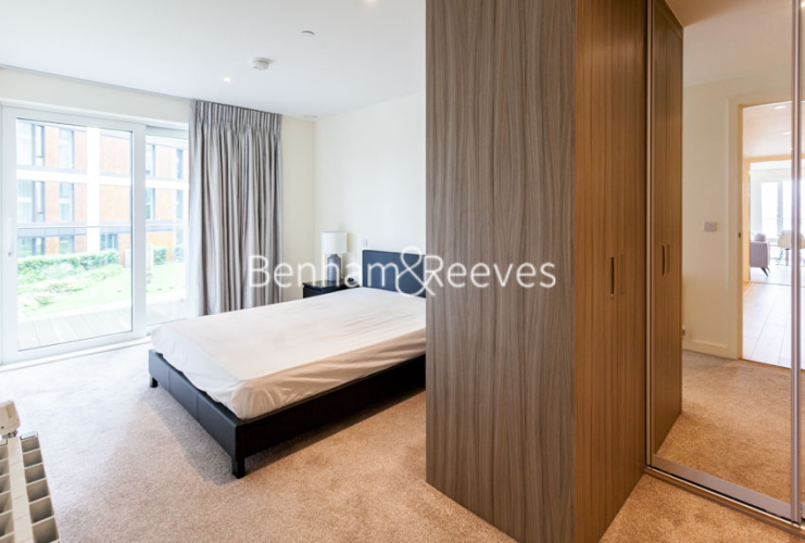 3 bedrooms flat to rent in Duke of Wellington Avenue, Woolwich, SE18-image 13