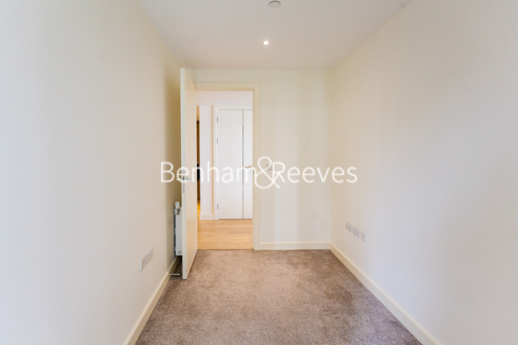 3 bedrooms flat to rent in Duke of Wellington Avenue, Woolwich, SE18-image 19