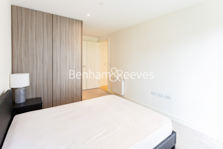 3 bedrooms flat to rent in Duke of Wellington Avenue, Woolwich, SE18-image 20