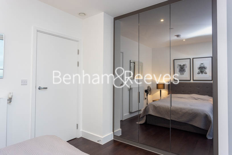 3 bedrooms flat to rent in Victory Parade, Woolwich, SE18-image 28