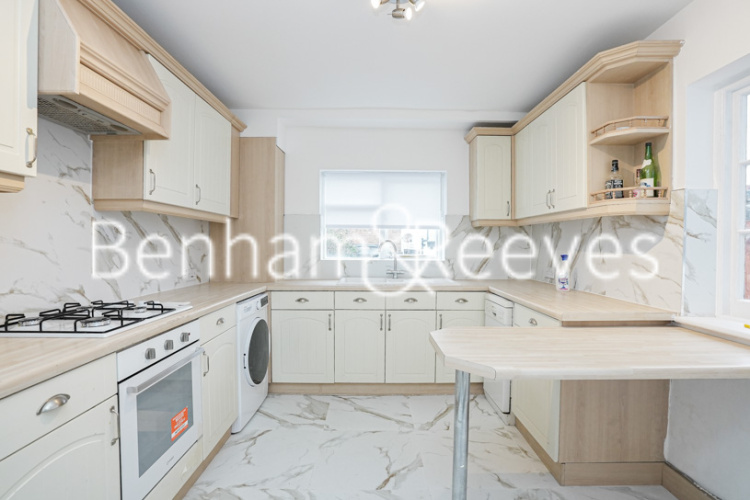 2  bedrooms flat to rent in Federation Road, Abbey Wood, SE2-image 2