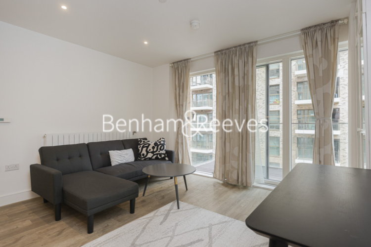 1  bedroom flat to rent in Pegler Square, Kidbrooke Village, SE3-image 1