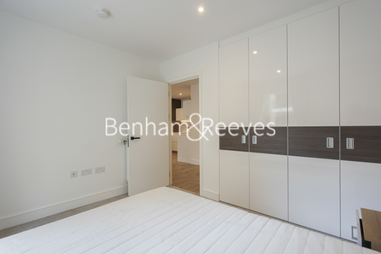 1  bedroom flat to rent in Pegler Square, Kidbrooke Village, SE3-image 8