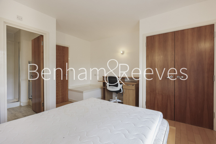 4 bedrooms flat to rent in Hastings Street, Royal Arsenal Riverside, SE18-image 10