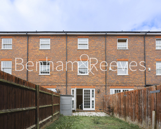 4 bedrooms flat to rent in Hastings Street, Royal Arsenal Riverside, SE18-image 12