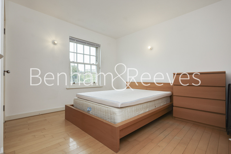 4 bedrooms flat to rent in Hastings Street, Royal Arsenal Riverside, SE18-image 15