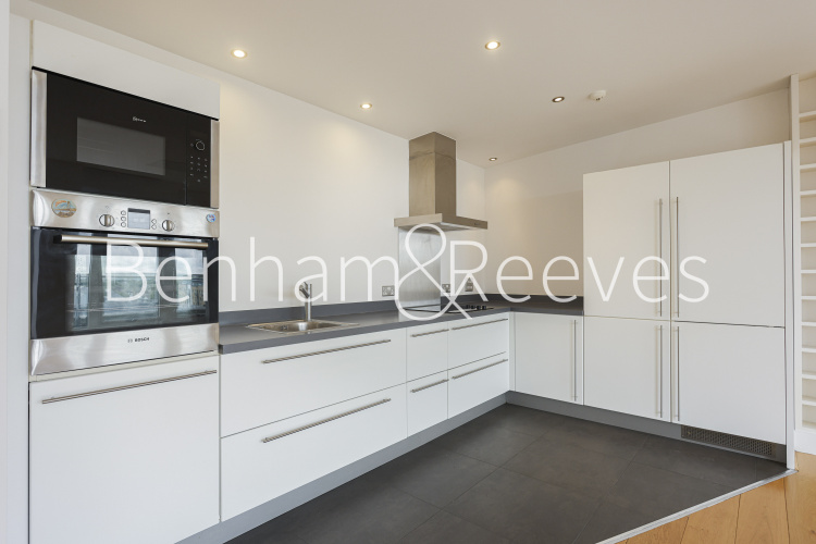 3 bedrooms flat to rent in Cadogan Road, Royal Arsenal Riverside, SE18-image 8