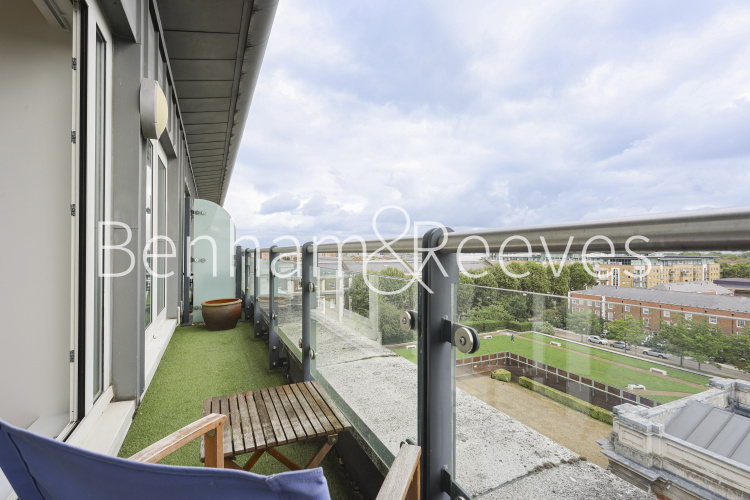 3 bedrooms flat to rent in Cadogan Road, Royal Arsenal Riverside, SE18-image 11