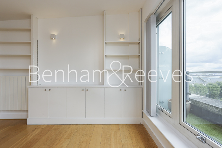 3 bedrooms flat to rent in Cadogan Road, Royal Arsenal Riverside, SE18-image 18