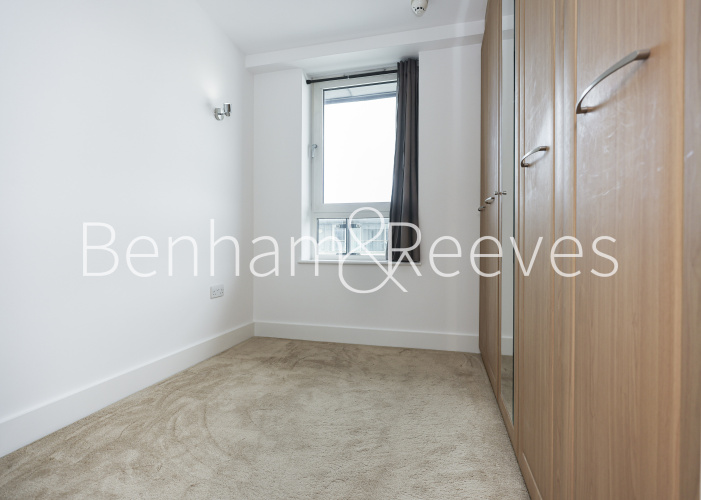 3 bedrooms flat to rent in Cadogan Road, Royal Arsenal Riverside, SE18-image 19