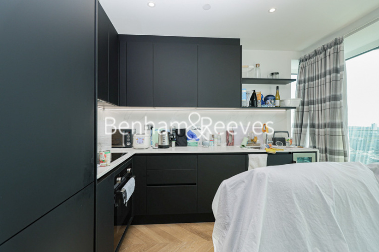 1 bedroom flat to rent in Brigadier Walk, Royal Arsenal Riverside, SE18-image 1