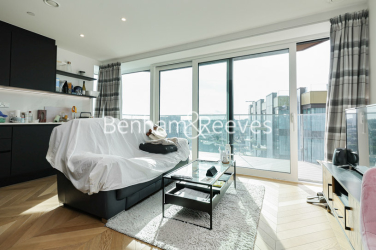 1 bedroom flat to rent in Brigadier Walk, Royal Arsenal Riverside, SE18-image 2