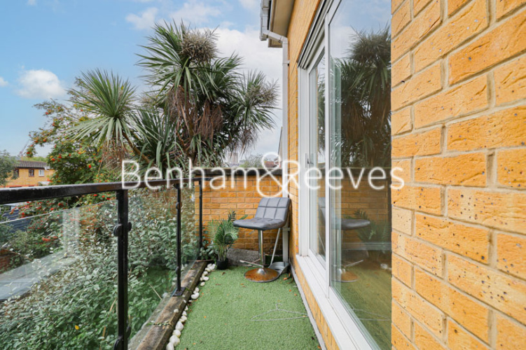 2 bedrooms flat to rent in Pier Way, Woolwich, SE28-image 5