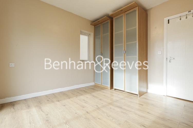 2 bedrooms flat to rent in Pier Way, Woolwich, SE28-image 8