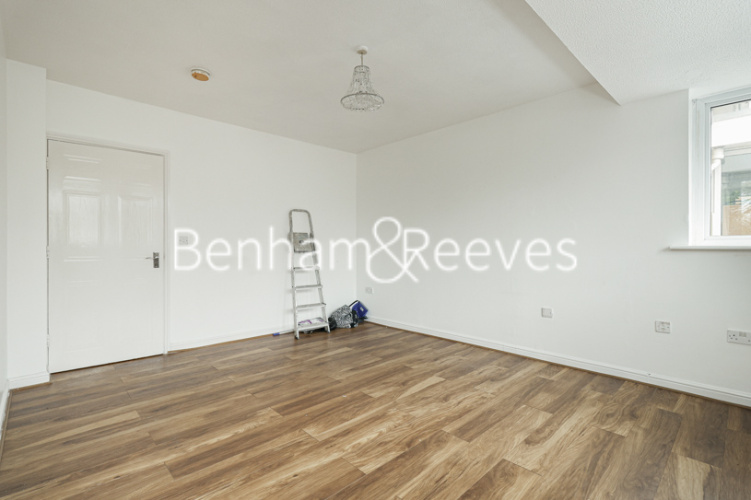 2 bedrooms flat to rent in Pier Way, Woolwich, SE28-image 11