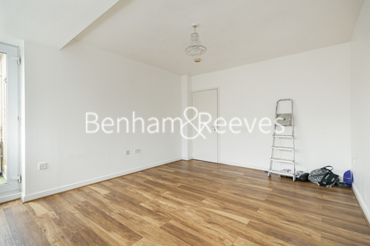 2 bedrooms flat to rent in Pier Way, Woolwich, SE28-image 15