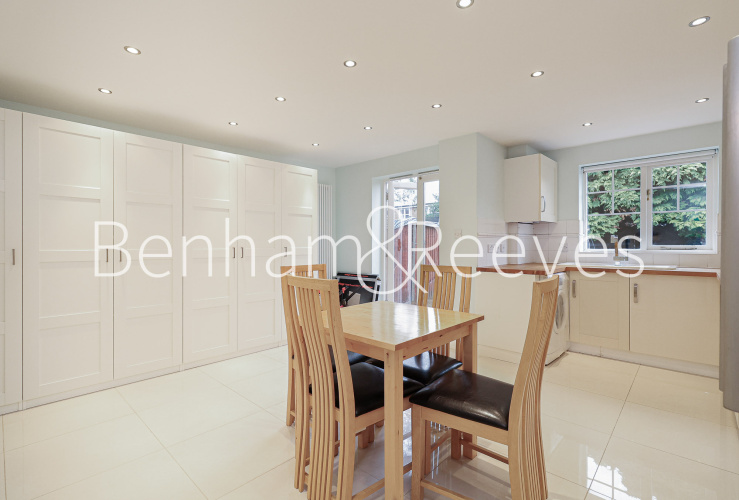 4 bedrooms flat to rent in Shooters Hills, Elizabeth Fry Place, SE18-image 14