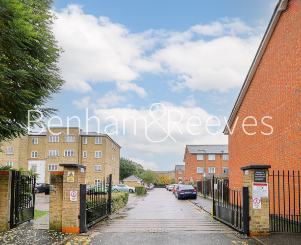 4 bedrooms flat to rent in Shooters Hills, Elizabeth Fry Place, SE18-image 19