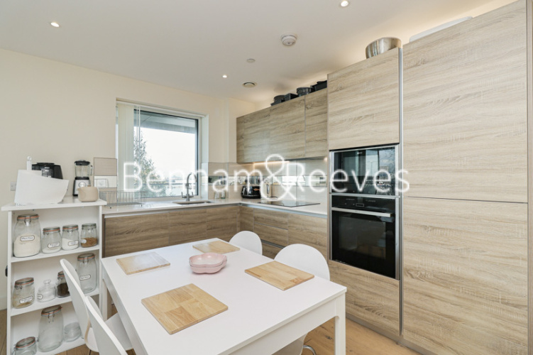 2 bedrooms flat to rent in Duke of Wellington Avenue, Royal Arsenal Riverside, SE18-image 2