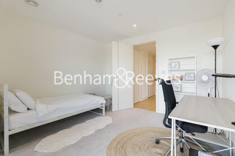 2 bedrooms flat to rent in Duke of Wellington Avenue, Royal Arsenal Riverside, SE18-image 15