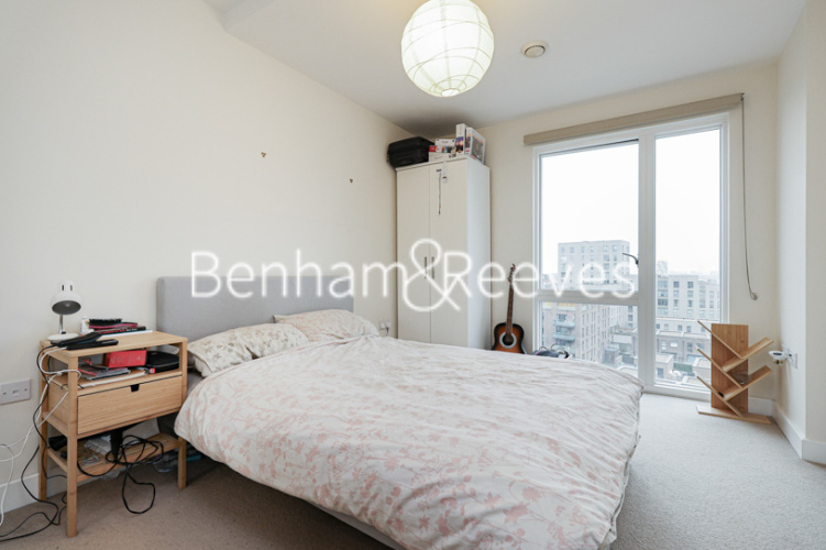 1 bedroom flat to rent in North Greenwich, Millenium Gardens, SE10-image 3