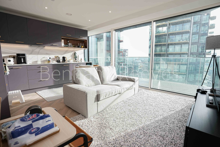 2 bedrooms flat to rent in Brigadier Walk Royal, Arsenal Riverside, SE18-image 1