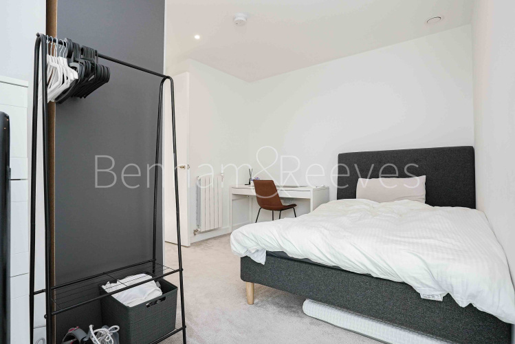 2 bedrooms flat to rent in Brigadier Walk Royal, Arsenal Riverside, SE18-image 13