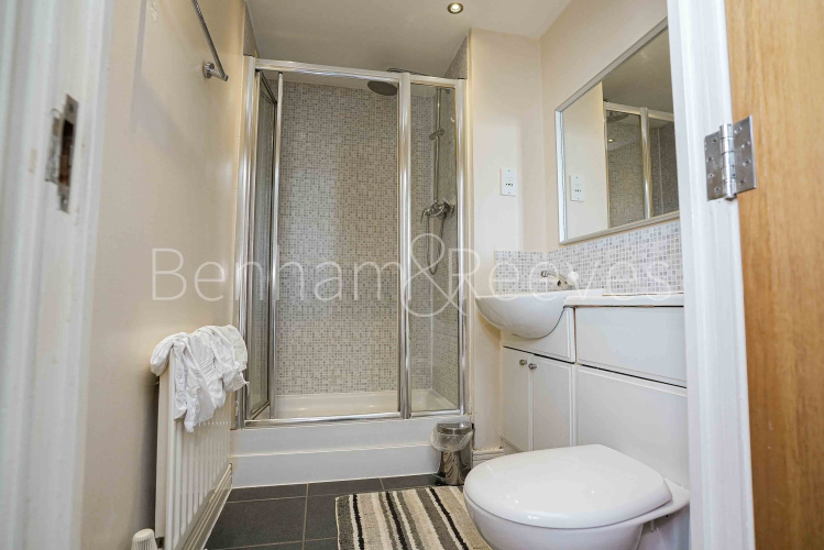 2 bedrooms flat to rent in Sark Towerk, Erebus Drive, SE28-image 5