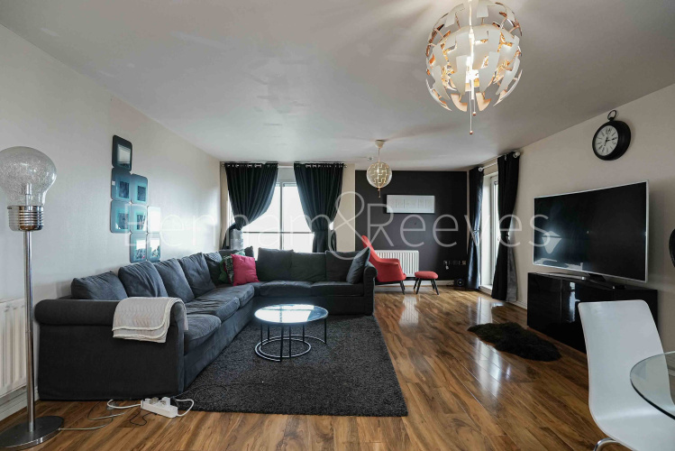 2 bedrooms flat to rent in Sark Towerk, Erebus Drive, SE28-image 9