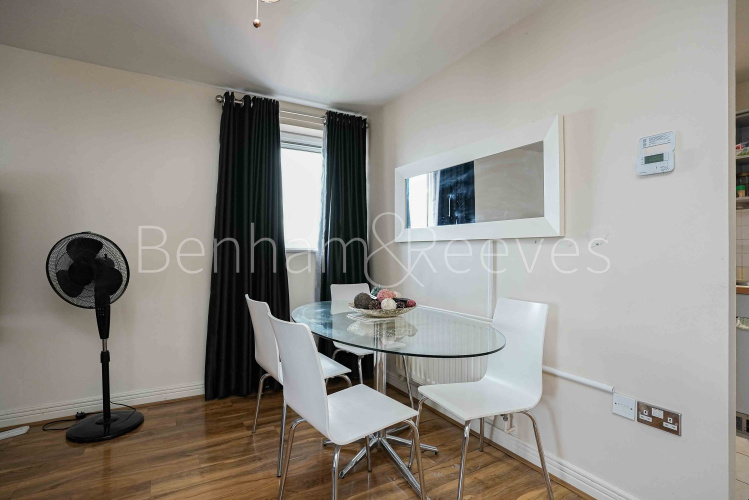 2 bedrooms flat to rent in Sark Towerk, Erebus Drive, SE28-image 10