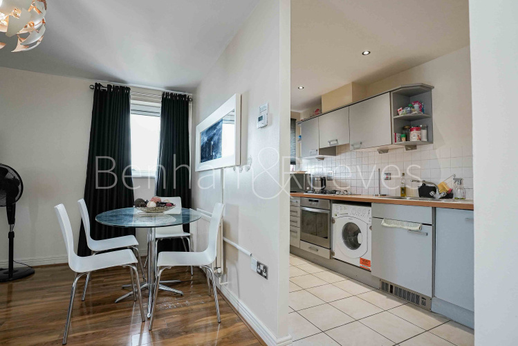 2 bedrooms flat to rent in Sark Towerk, Erebus Drive, SE28-image 12