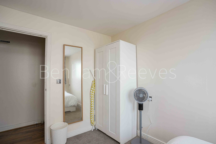 2 bedrooms flat to rent in Sark Towerk, Erebus Drive, SE28-image 17