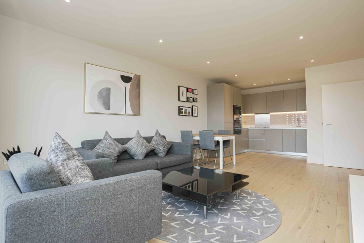 2  bedrooms flat to rent in Royal Arsenal Riverside, Thunderer Walk, SE18-image 1