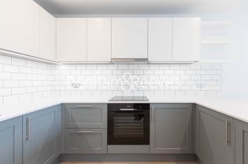 2 bedrooms flat to rent in Filmworks Walk, Ealing, W5-image 2