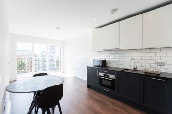 1 bedroom flat to rent in Filmworks Walk, Ealing, W5-image 7