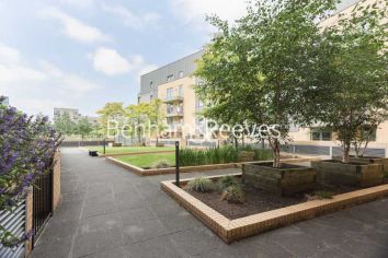 2 bedrooms flat to rent in Lakeside Drive, Park Royal, NW10-image 25