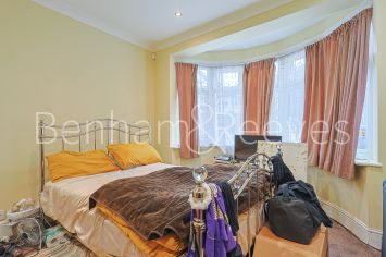 5 bedrooms house to rent in Uneeda Drive, Greenford, UB6-image 8