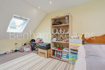 5 bedrooms house to rent in Uneeda Drive, Greenford, UB6-image 17