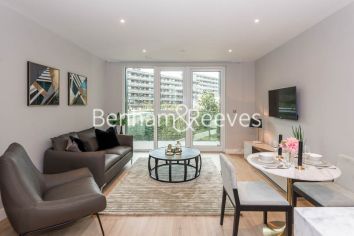 1 bedroom flat to rent in Sovereign Court, Hammersmith, W6-image 1