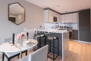 1 bedroom flat to rent in Sovereign Court, Hammersmith, W6-image 3